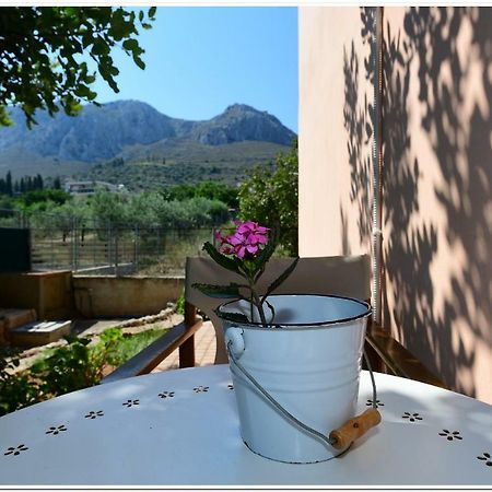 Cozy Home With Great View In Ancient Corinth Buitenkant foto