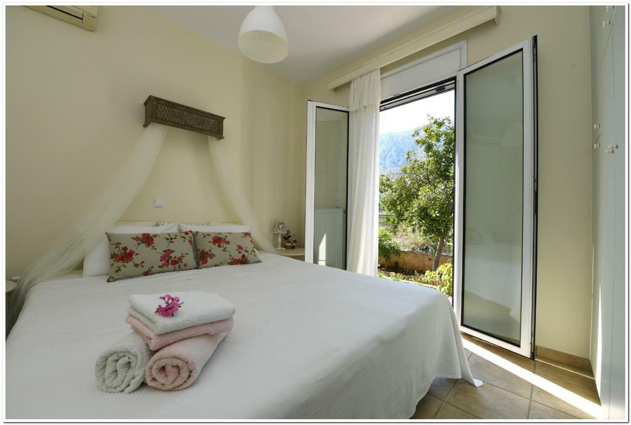 Cozy Home With Great View In Ancient Corinth Buitenkant foto