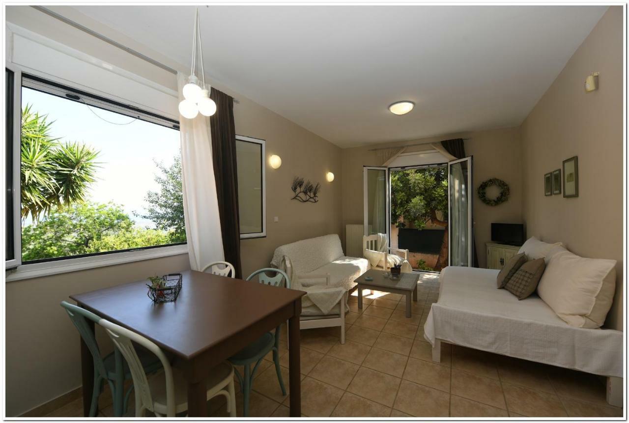Cozy Home With Great View In Ancient Corinth Buitenkant foto